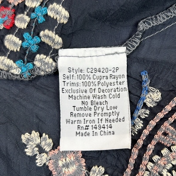 NEW Johnny Was Madhuri Boho Embroidered Geometric Top Tunic Medium - Picture 9 of 10